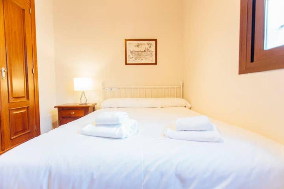 Duplex With Terrace- 5bd 3bth- Center Appartement